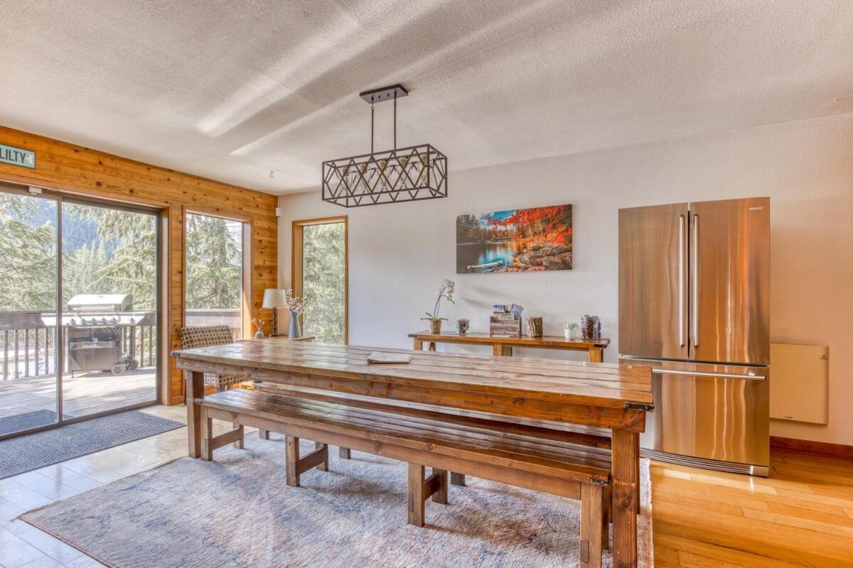 גוברנמנט קאמפ Great Blue Lodge - Spacious Ski Lodge, Hot Tub, Sauna, Game Room & More מראה חיצוני תמונה